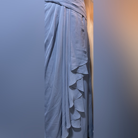 Elegant Blue Lace Evening Dress - Picture 3 of 4